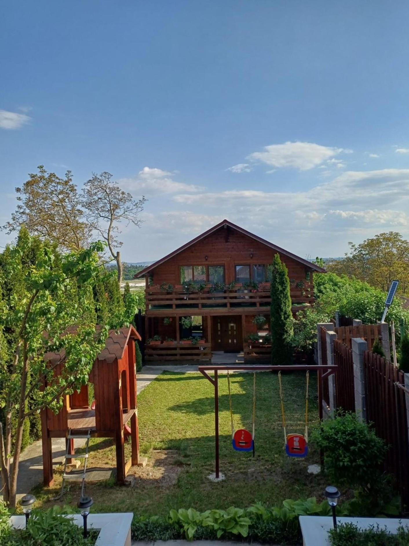 Отель Casa Gherman Турда Экстерьер фото