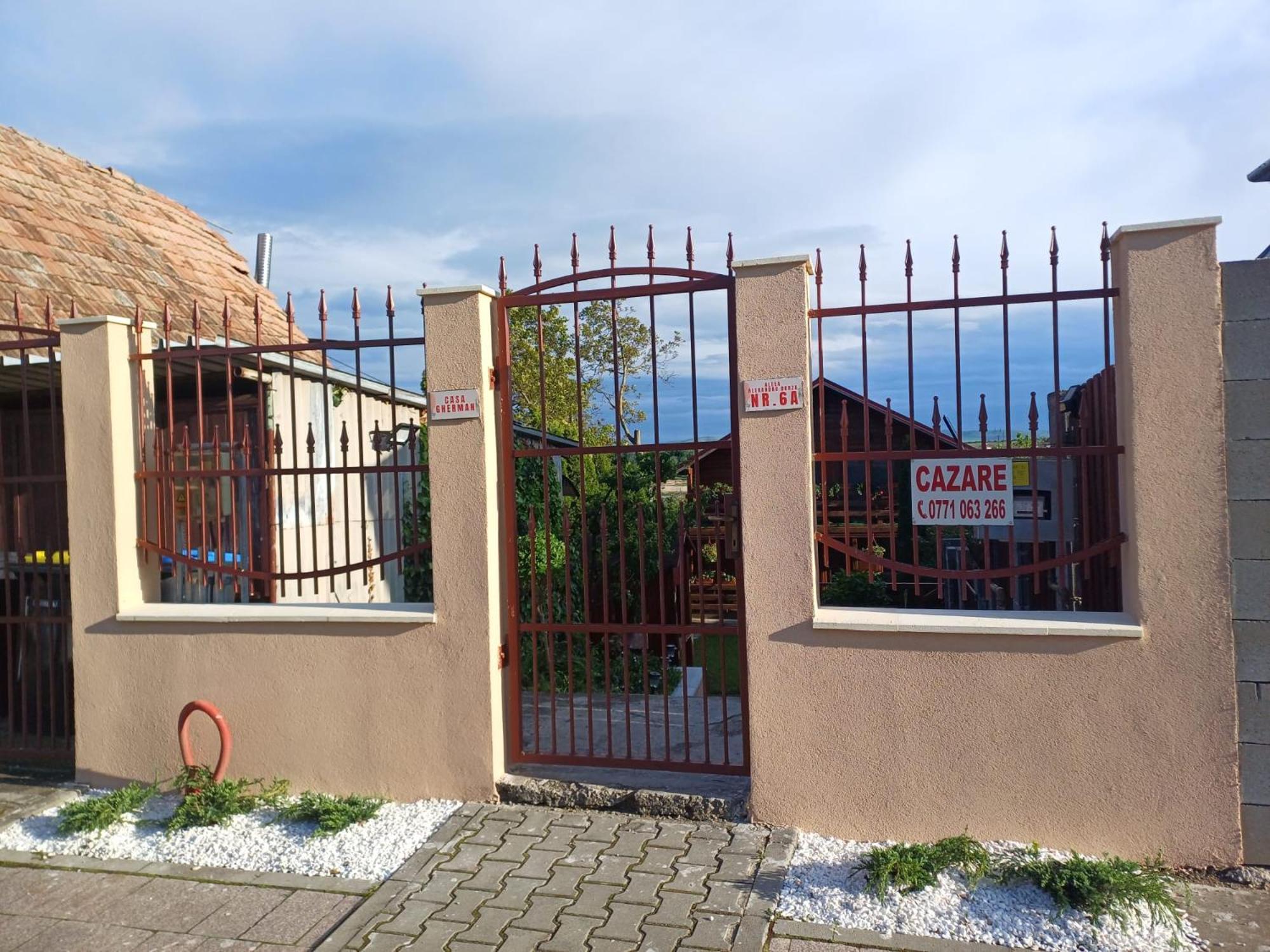 Отель Casa Gherman Турда Экстерьер фото